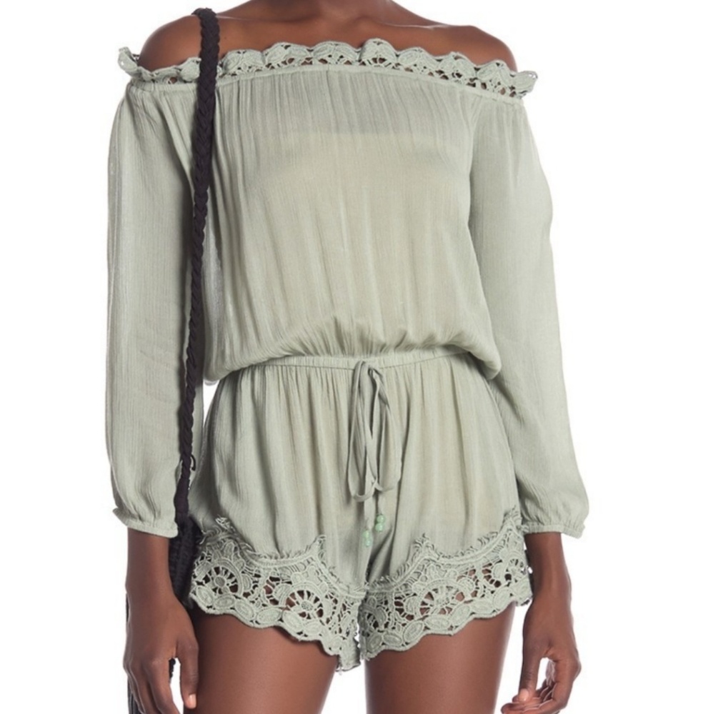 ⭐LAST CHANCE⭐  NWT off-the-shoulder romper